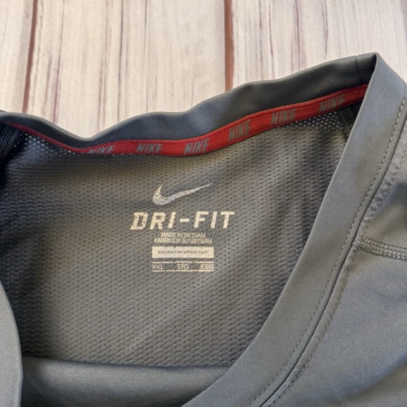 Nike Shirt Mens 2XL Gray Short Sleeve Dri Fit Trail Running Activewear - Picture 3 of 8